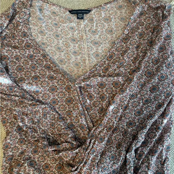 American Eagle Outfitters Women’s Multicolor Floral Blouse Size M NWOT V Neck - Picture 11 of 14